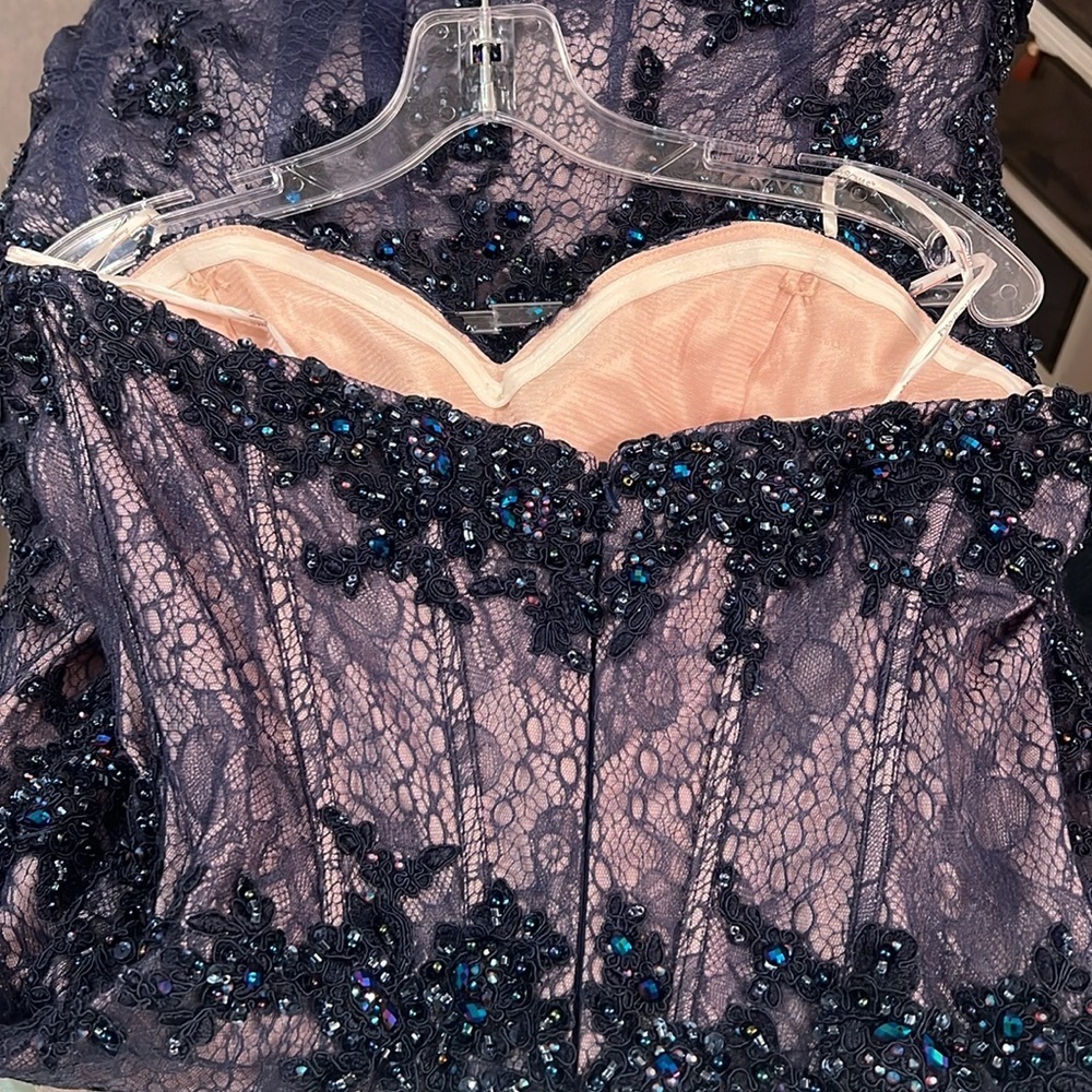 TONY BOWLS Gown Size 12 Evening w train NAVY Blue lace sequins NeverWorn NWOT - Picture 6 of 6